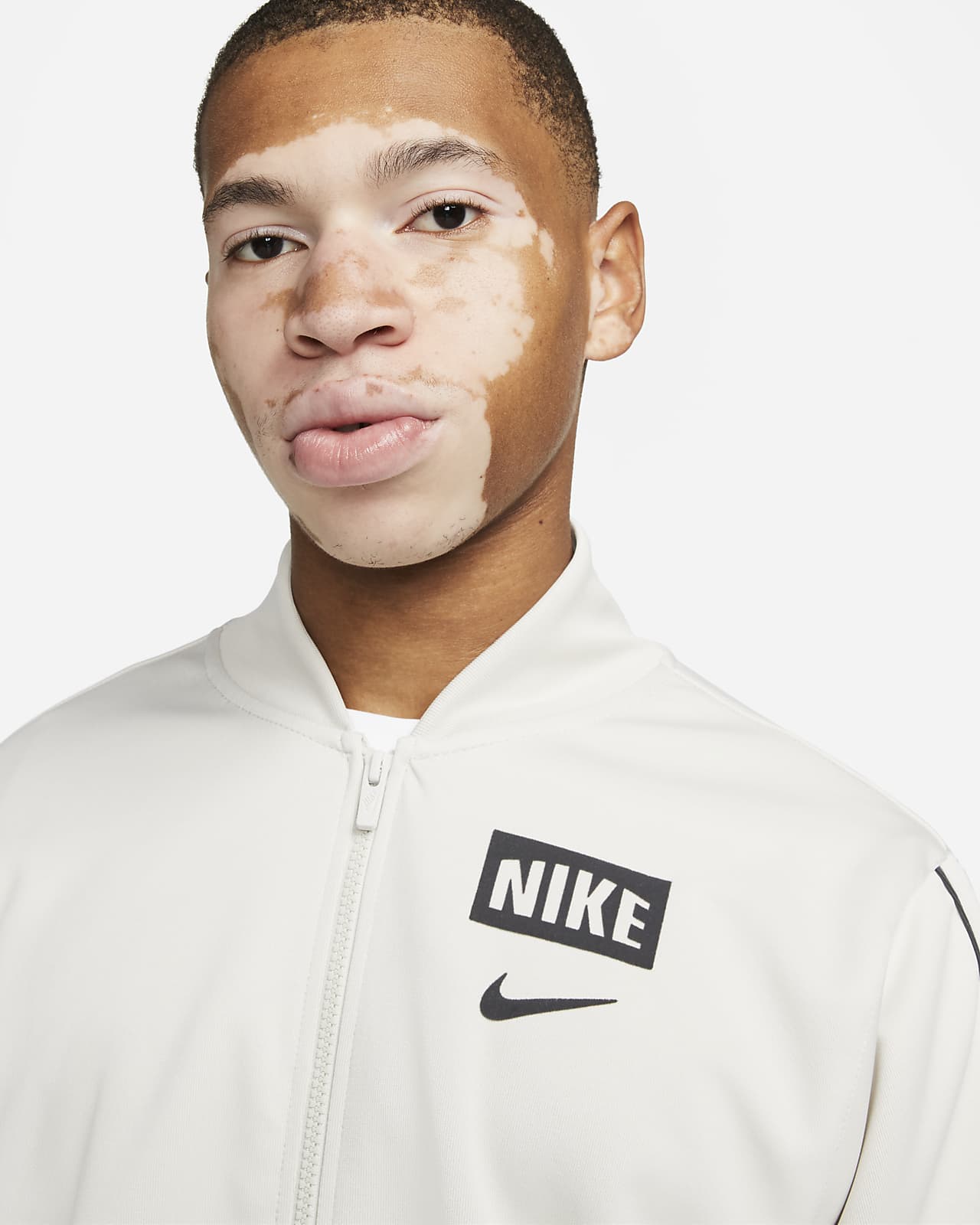Nike Sportswear Men's Retro Bomber Jacket. CA
