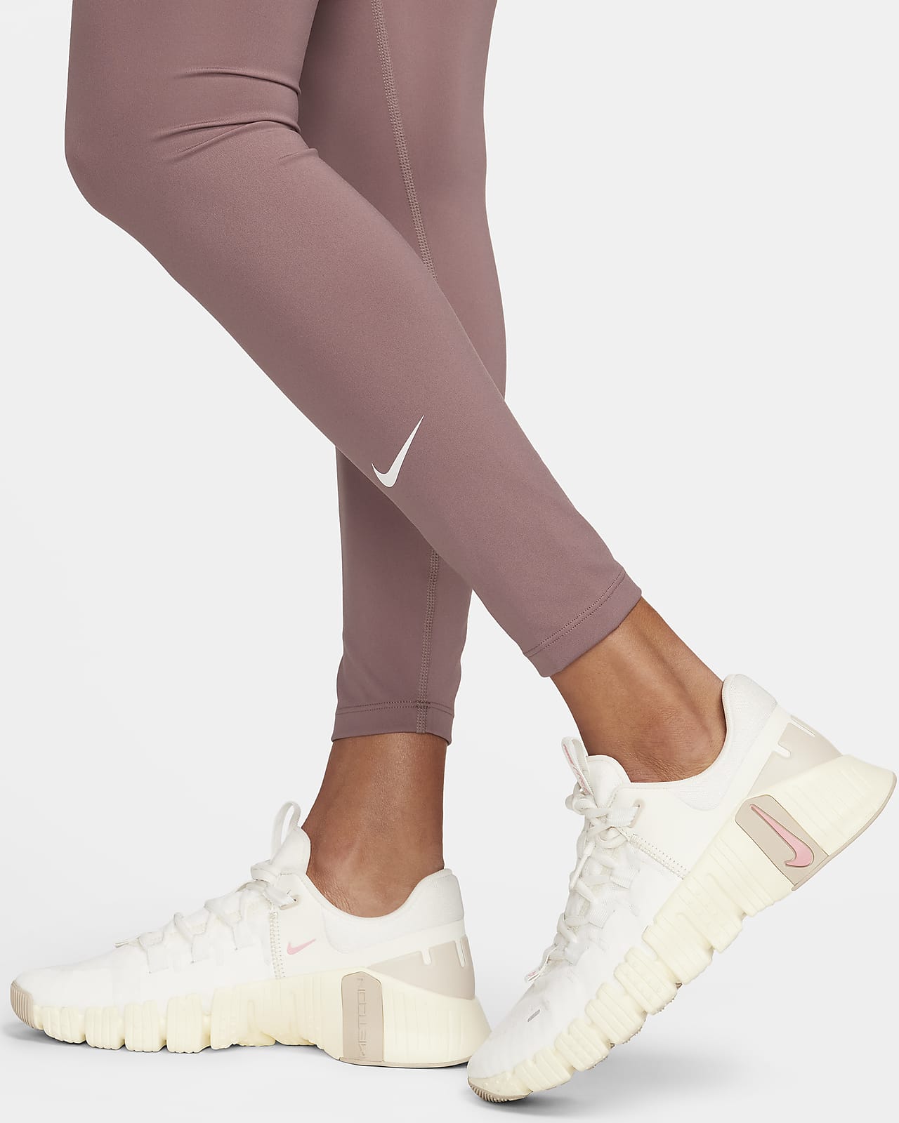 Nike One (M) Women's High-Waisted Leggings (Maternity). Nike SI
