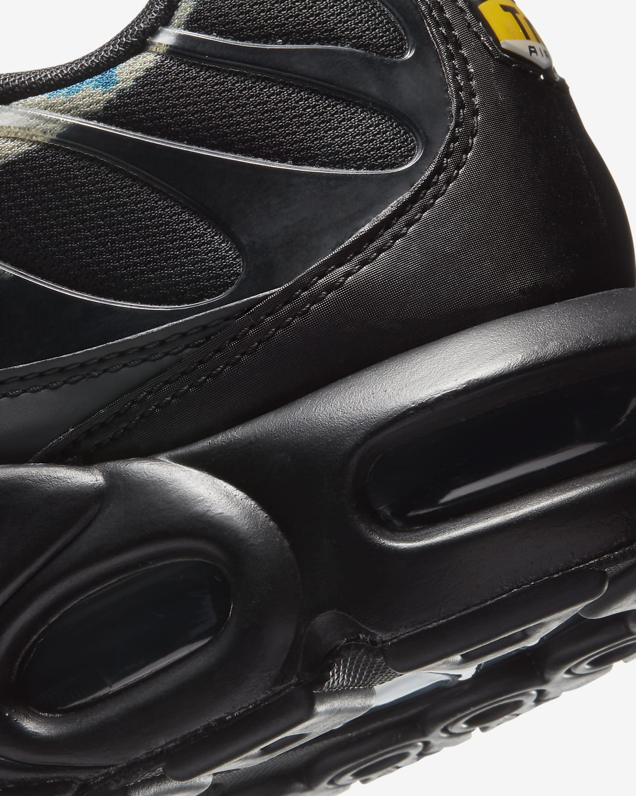 black nike air max plus men's