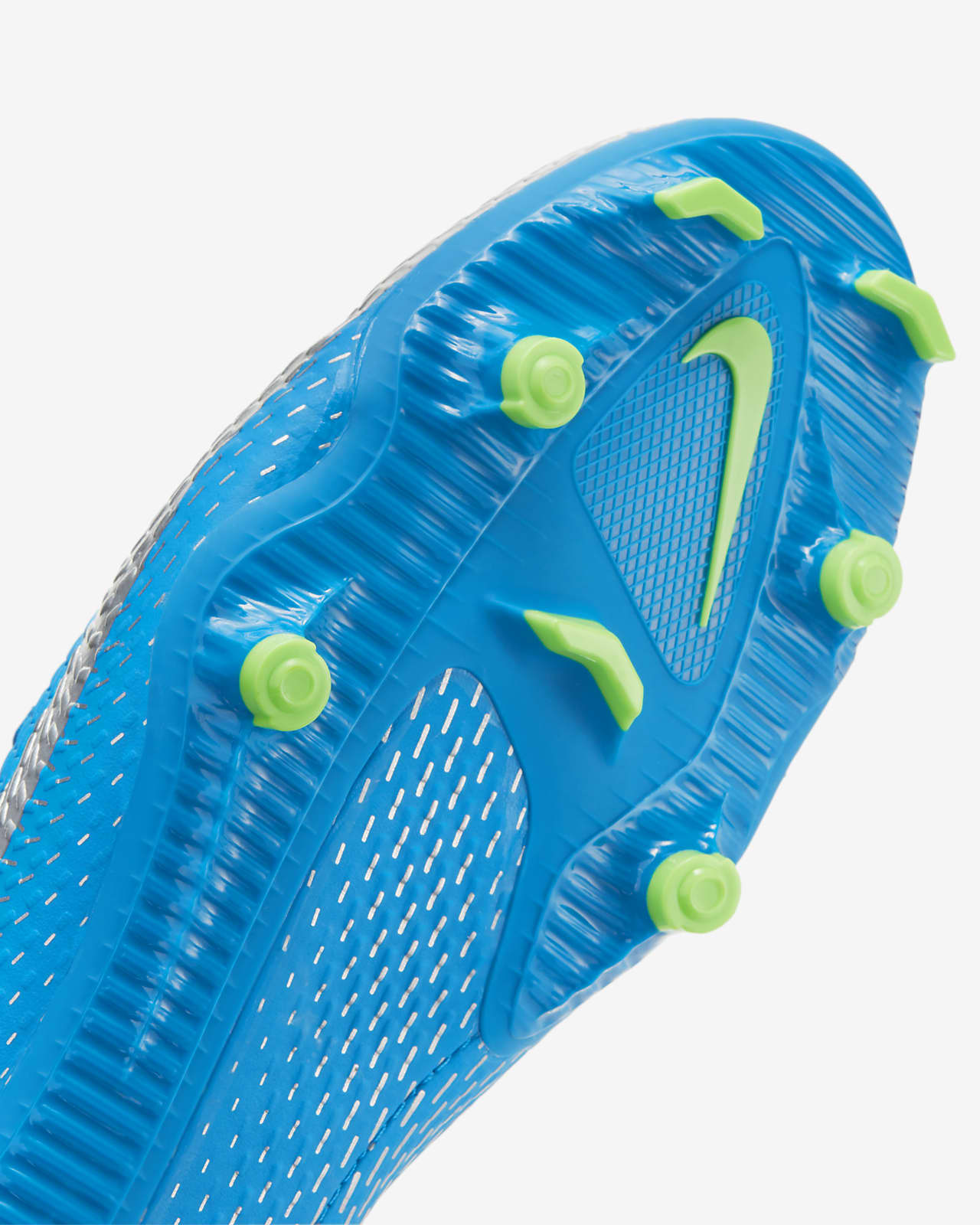 nike dynamic fit football boots