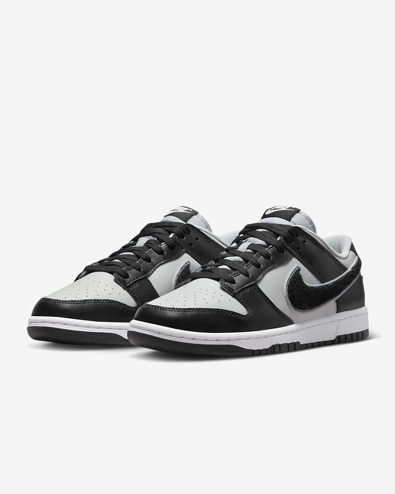 รองเท้าผู้ชาย Nike Dunk Low Retro Nike TH