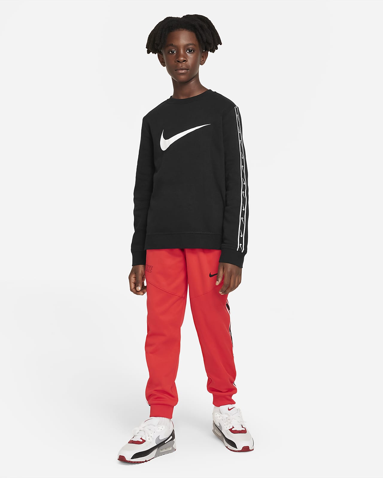 Nike Sportswear Repeat Older Kids' (Boys') Fleece Crew-Neck Sweatshirt ...