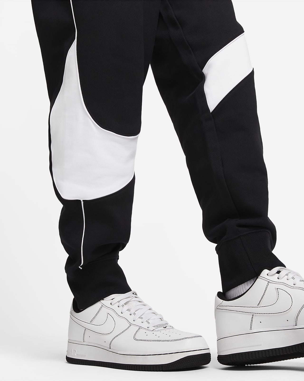 Nike Swoosh Men's Fleece Trousers. Nike IE