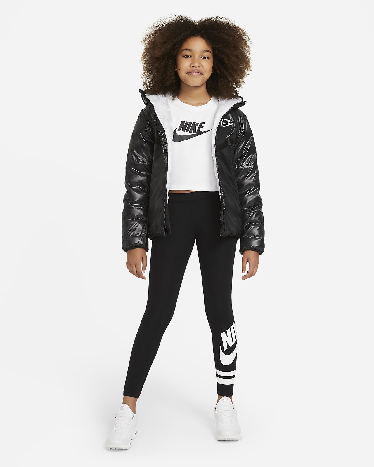 Vinterjacka Nike Sportswear med syntetfoder för ungdom. Nike SE Vinterjacka Nike Sportswear med syntetfoder för ungdom. Nike SE