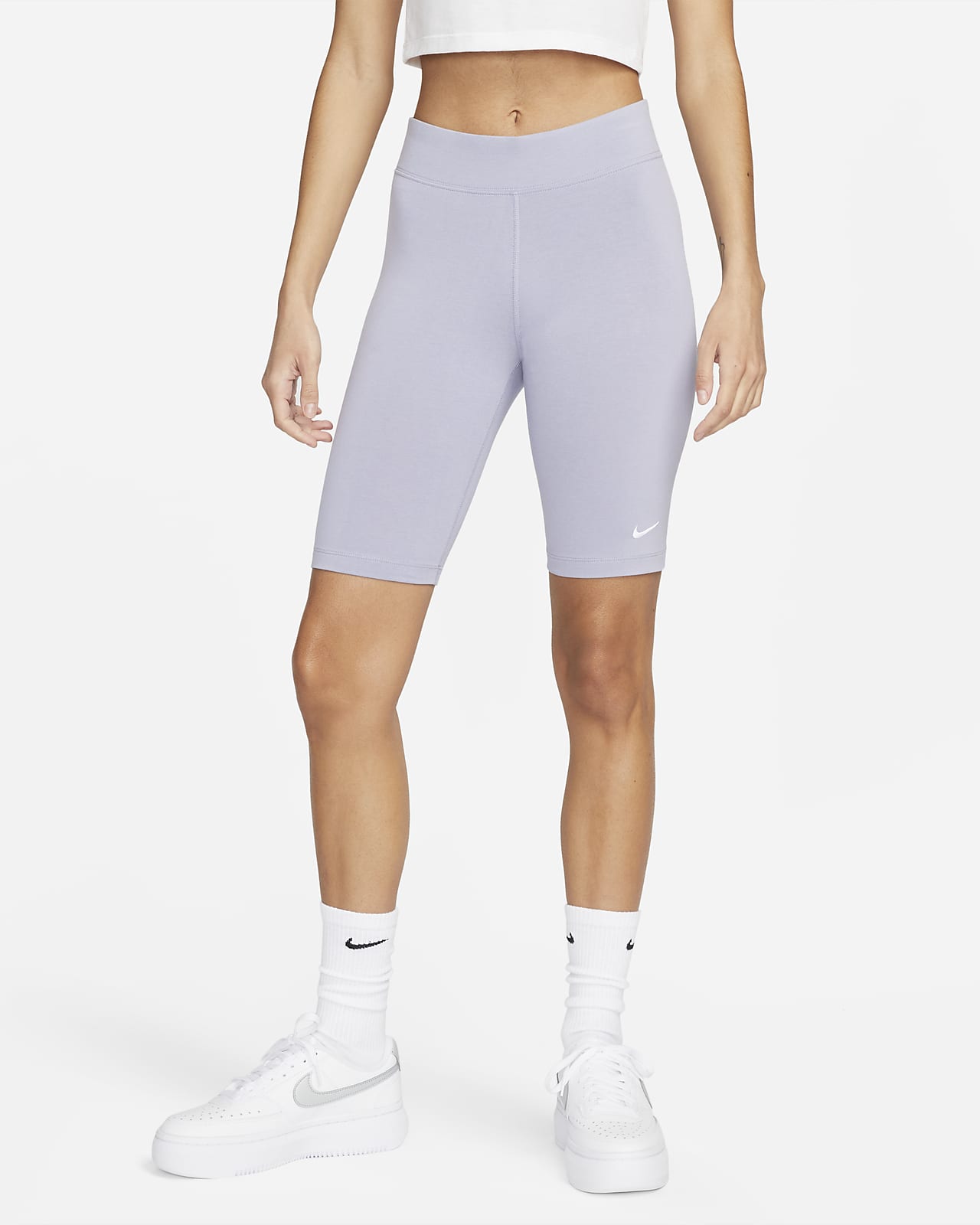 Nike Sportswear Essential Biker-Shorts mit mittelhohem Bund für Damen (ca. 25,5 cm)