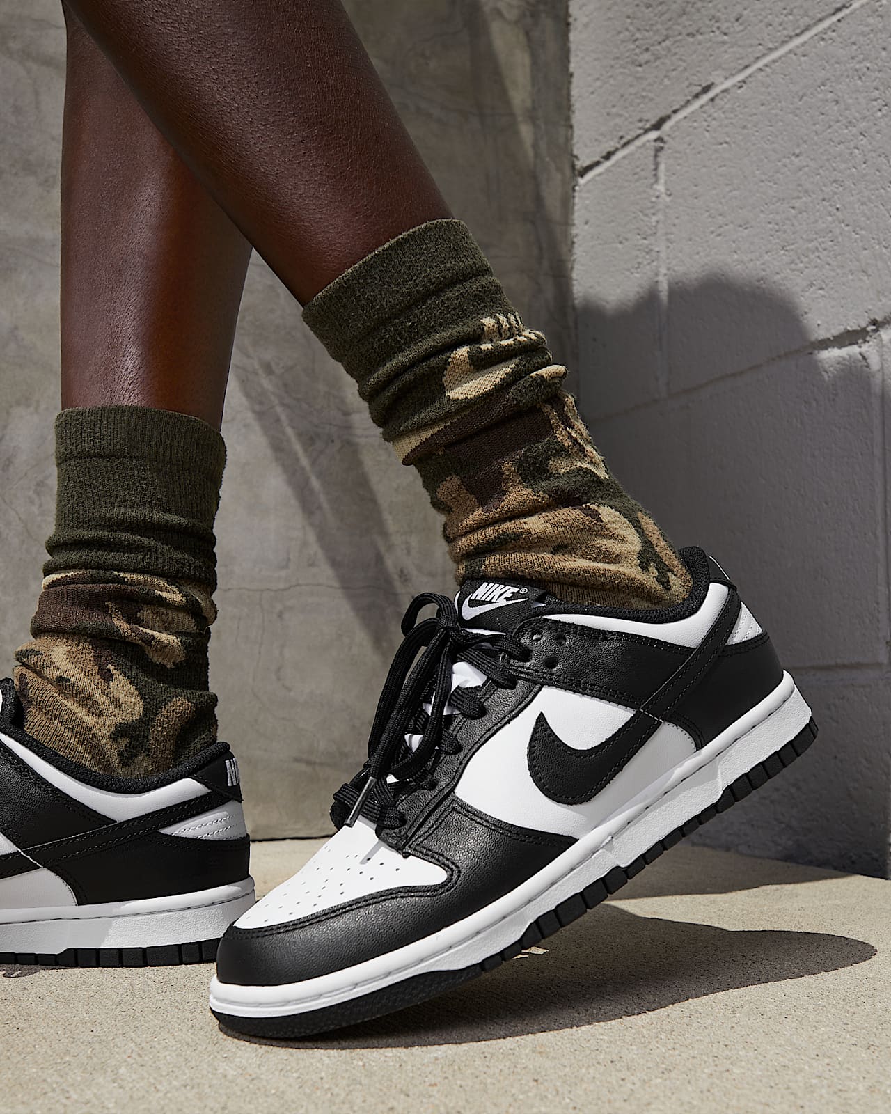 Black CT5053 - Travis Scott x Nike SB Dunk Low Black/Parachute Beige -  Petra Brown - 001 - white nike air maxes 2012 blue