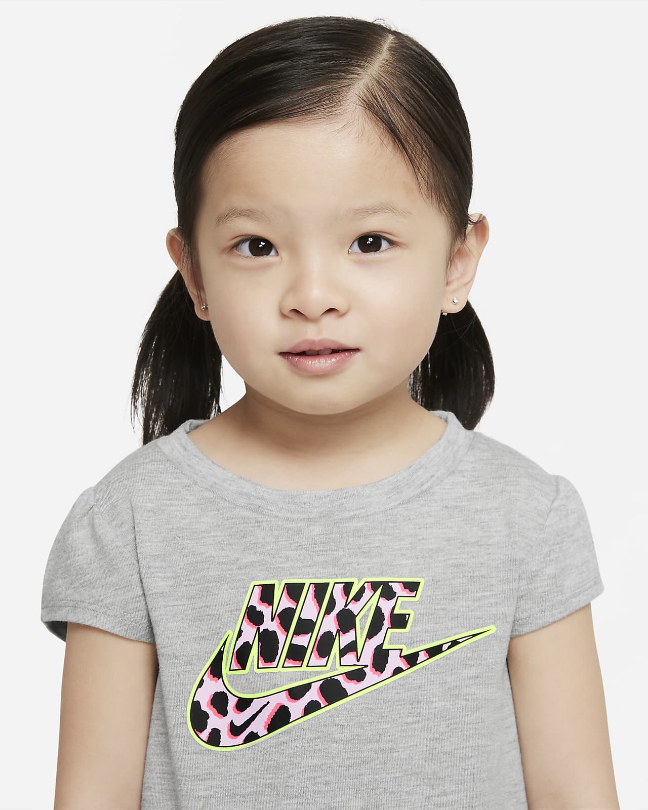 Ensemble tee-shirt et short Nike pour Petit enfant. Nike BE