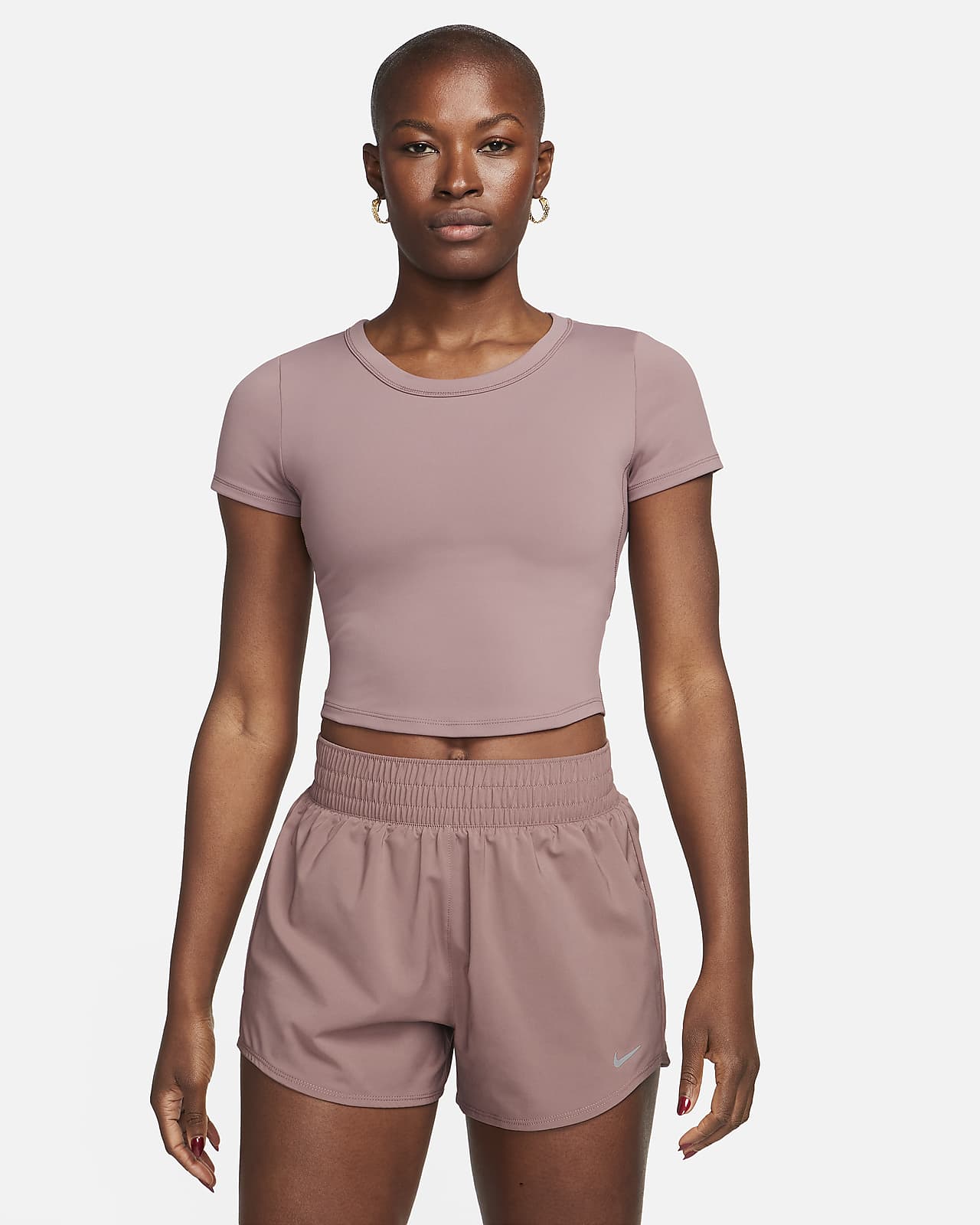 Nike sales top donna