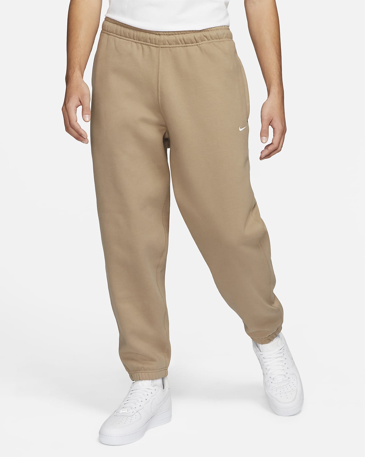 Nike Solo Swoosh Men's Fleece Trousers. Nike AE
