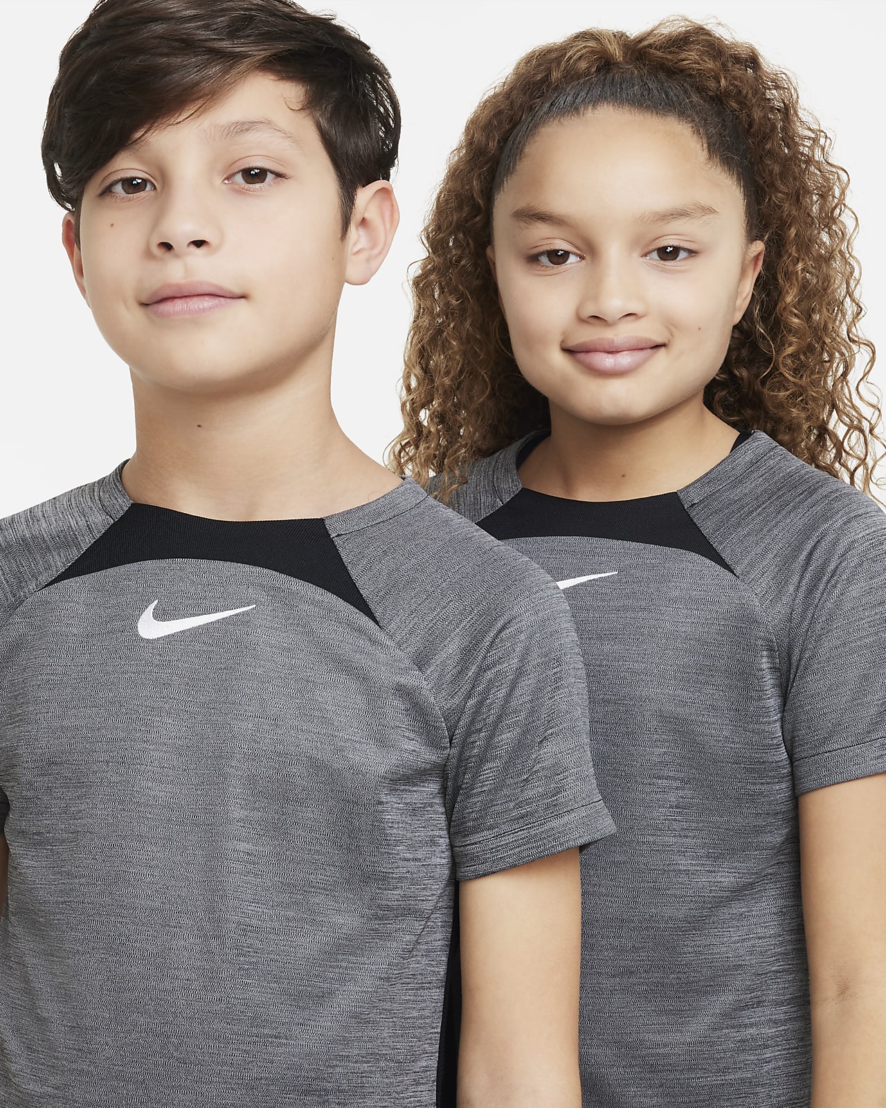 Nike ACG UV Older Kids' Short-Sleeve T-Shirt. Nike SE