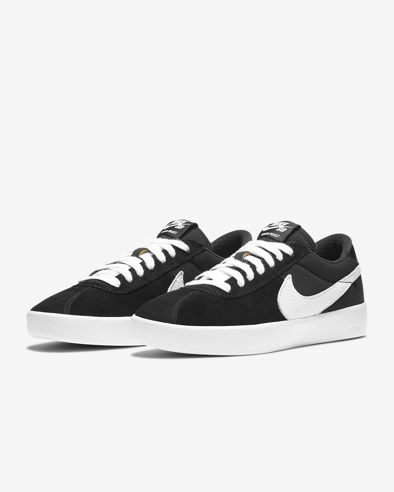 black and white nike skate shoes