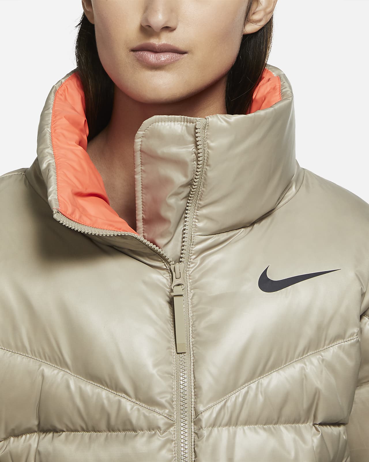 Nike Sportswear Down Fill damejakke. Nike NO Nike Sportswear Windrunner Down Fill vendbar jakke til dame