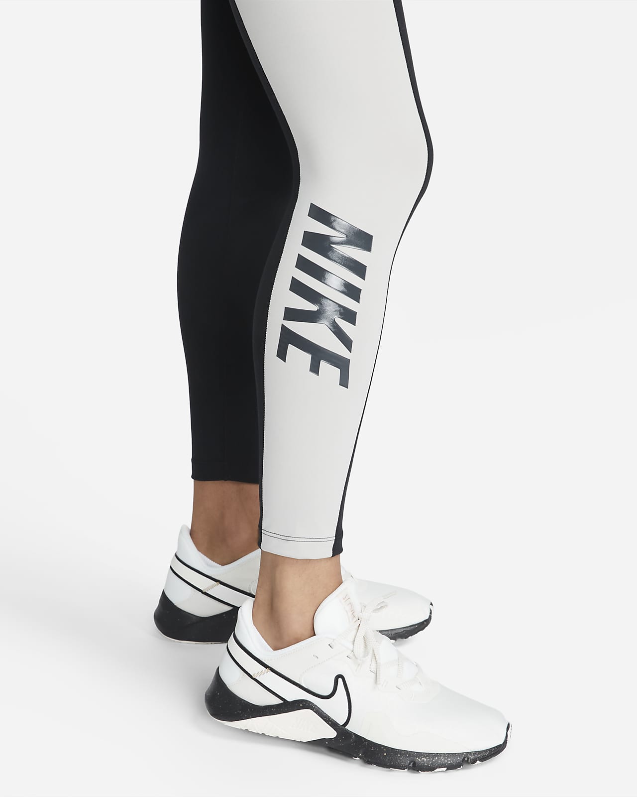 Color-Block Training Leggings. Nike 