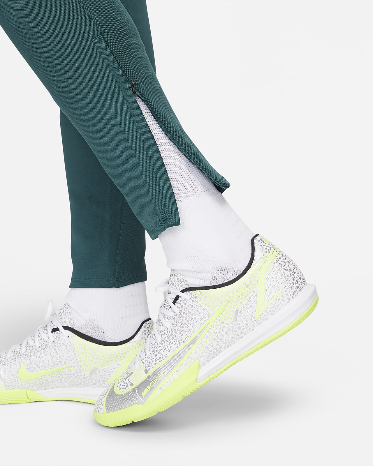 tottenham nike trainers