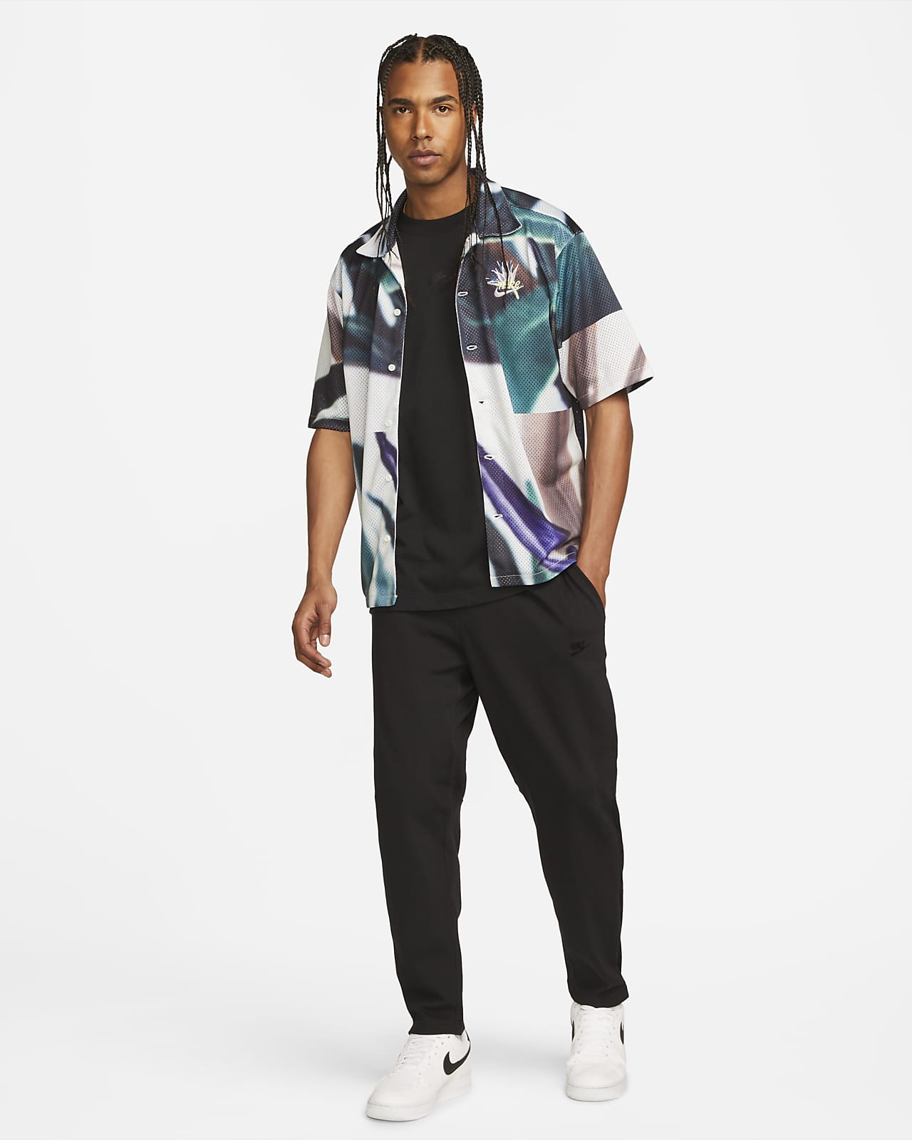 Nike Sportswear Men's Lightweight Open Hem Trousers. Nike SE