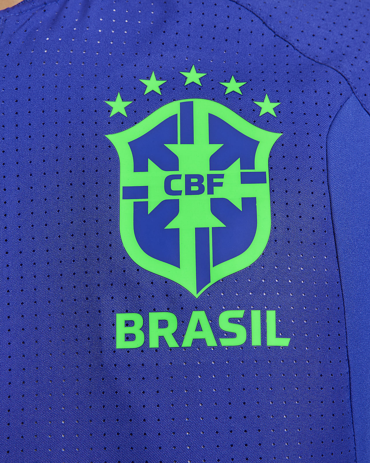 CHAQUETA BRASIL AWF 2022/23 NIKE. Especialistas Fútbol. Venta de