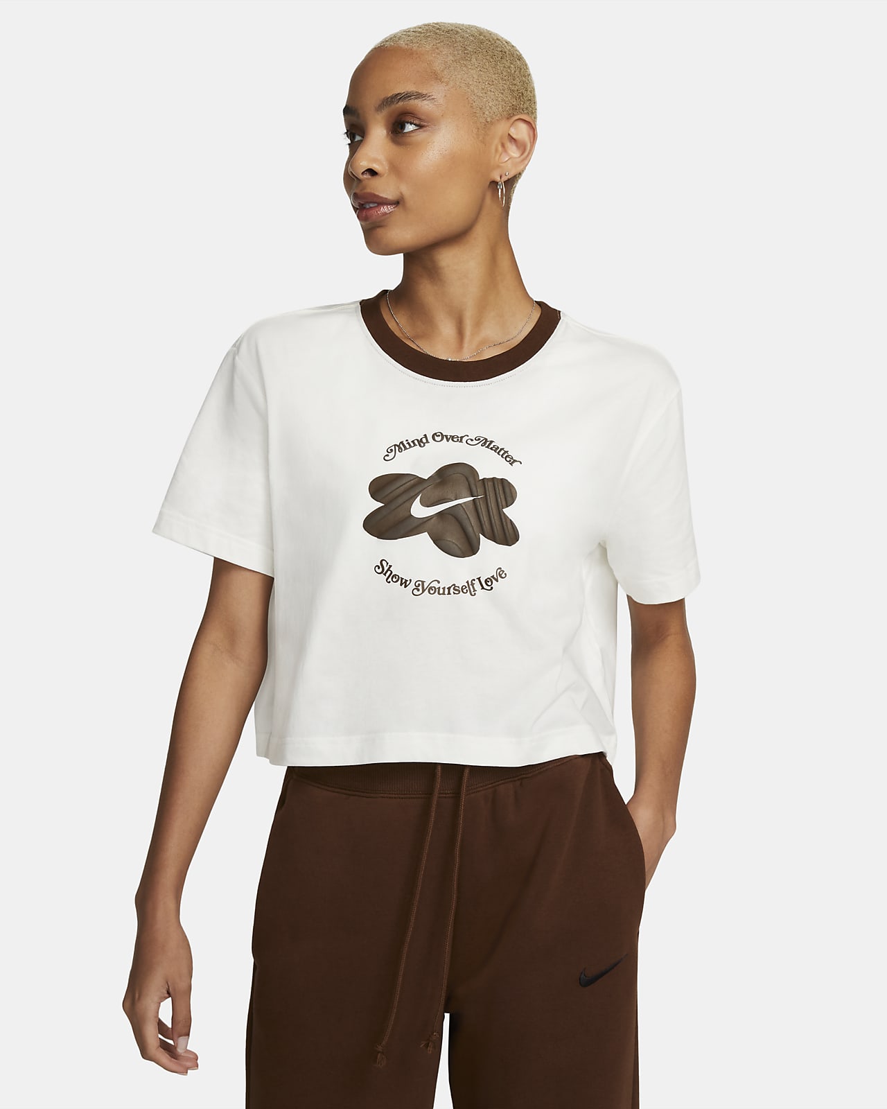 Nike Sportswear Essential Women's Crop T-Shirt. Nike.com