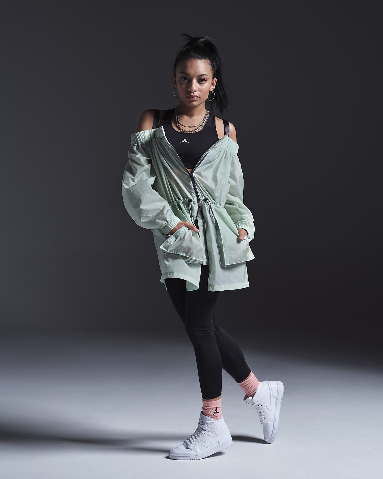 Jordan Utility vállon átvethető női kabát. Nike HU Jordan női széldzseki. Nike HU