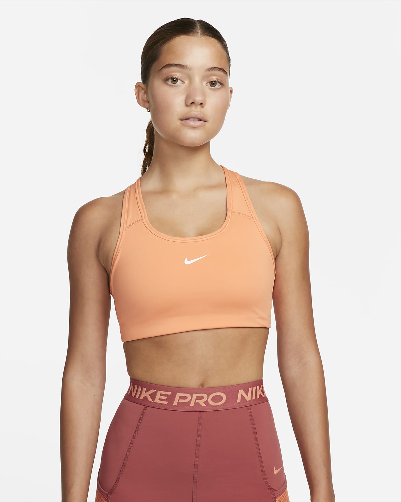 Nike Swoosh sports-BH med innlegg og middels støtte til dame