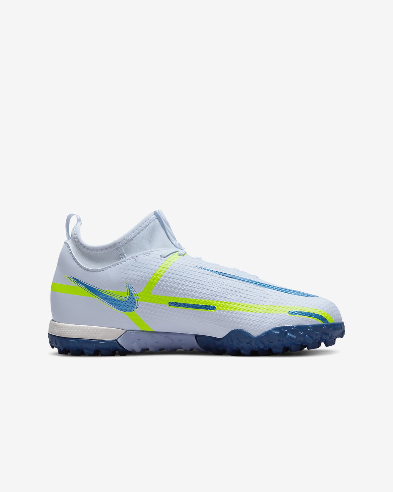 Older Kids' Turf Football Shoes. Nike LU