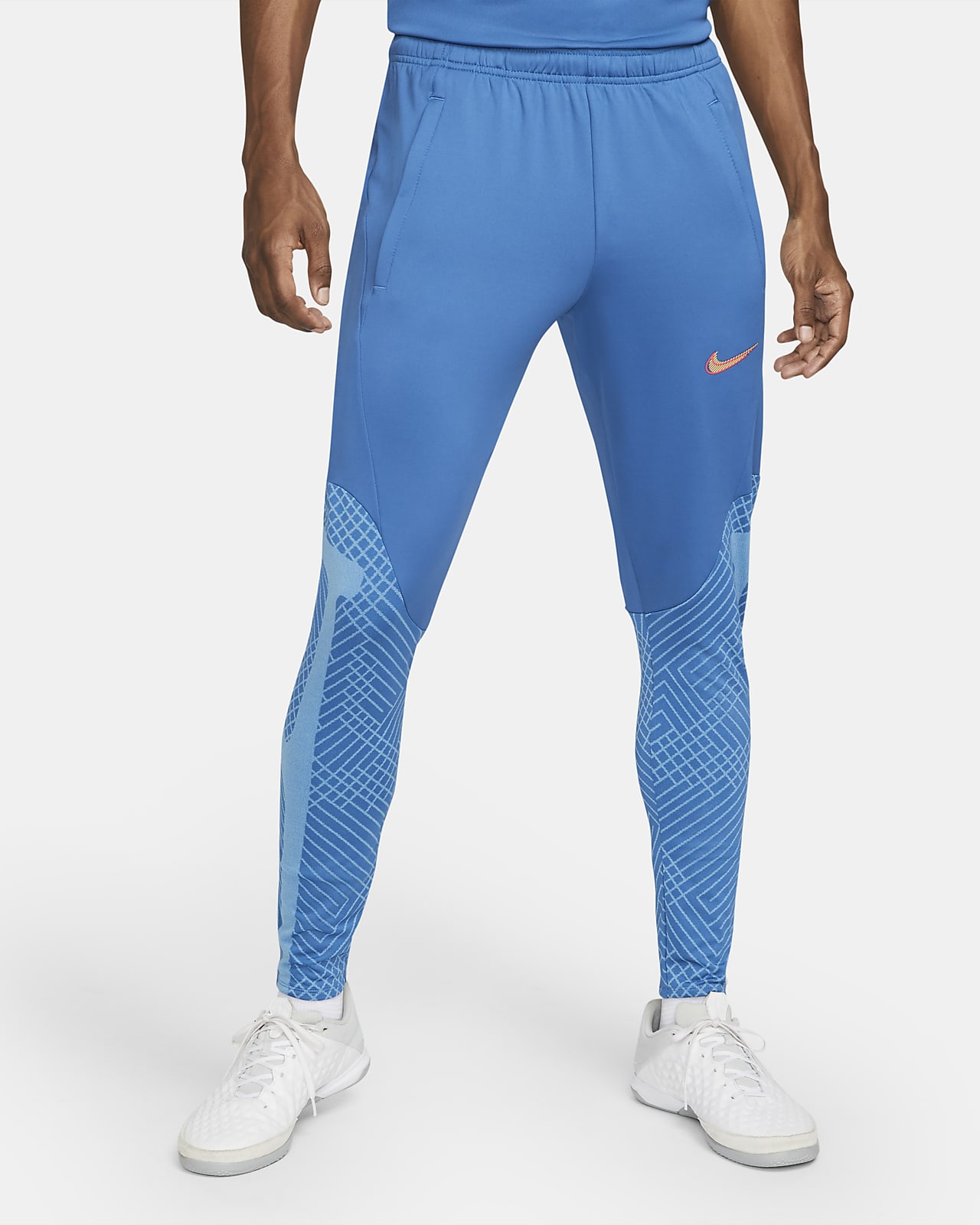 Nike Dri-FIT Strike Voetbalbroek voor heren. Nike NL