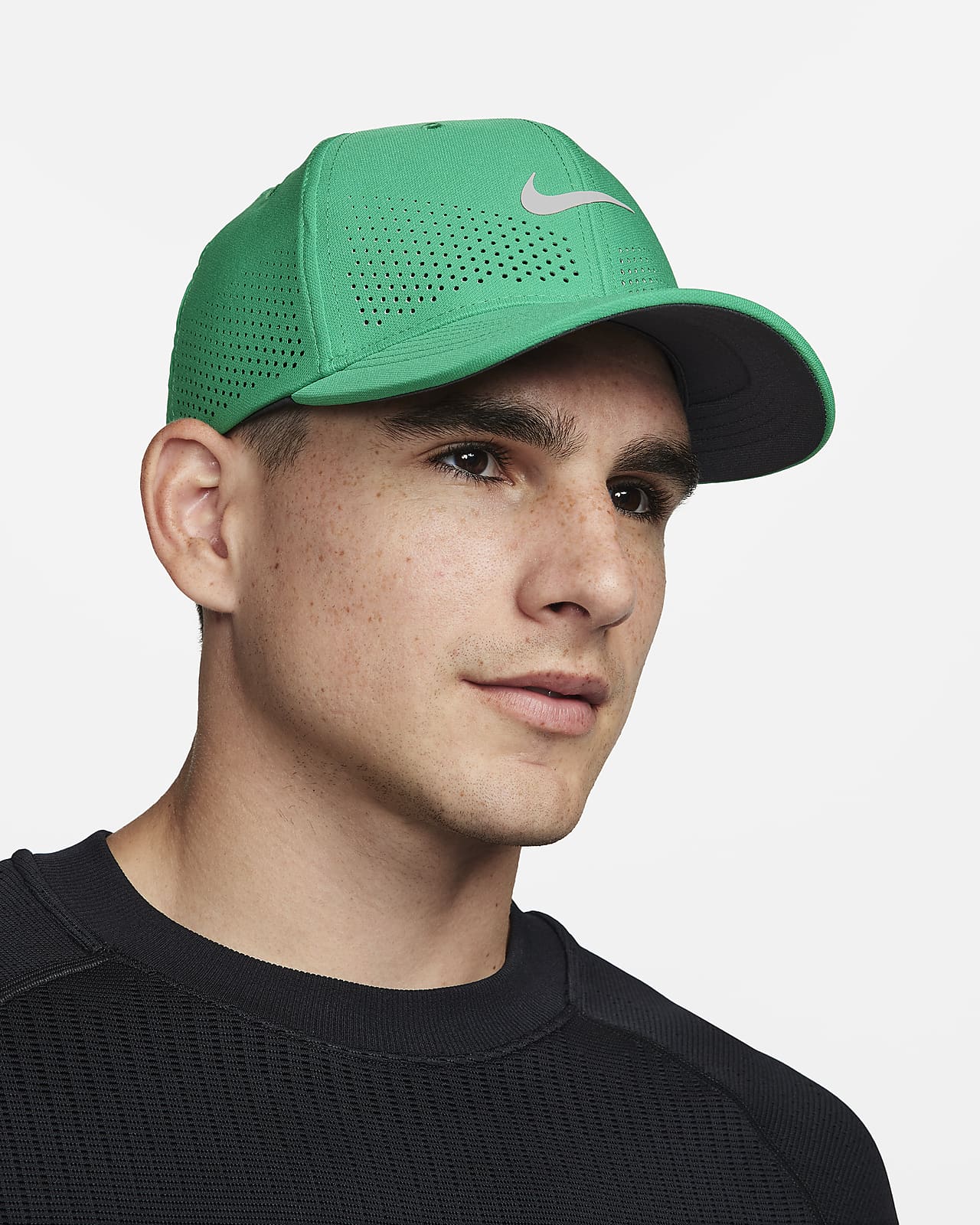 Nike SwooshFlex Cap. Dri-FIT Nike Rise Structured ID ADV