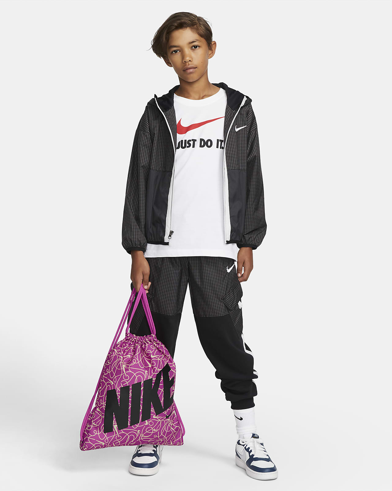 Nike Kids' Drawstring Bag (12L). Nike SK