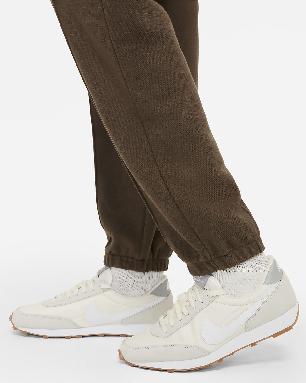 nike sportswear essential collection brown