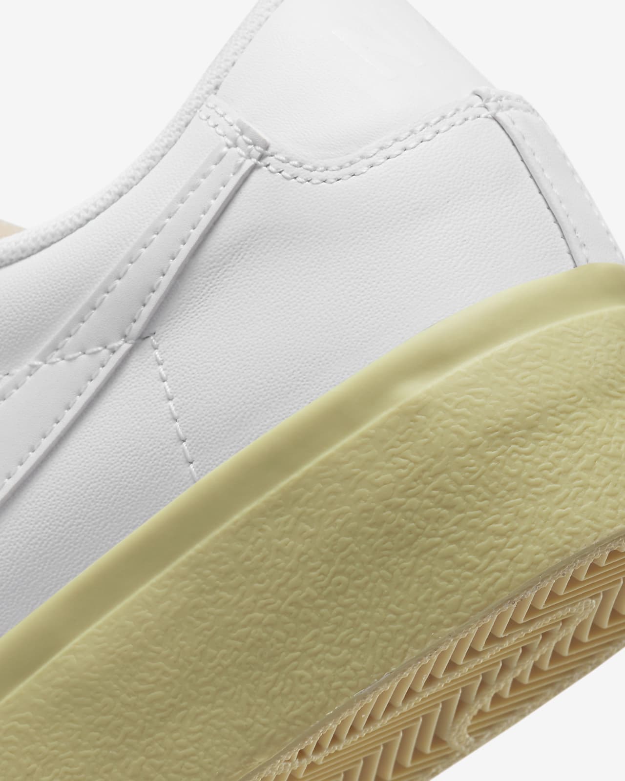 Nike Blazer Low Platform Women's Shoes. Nike MY