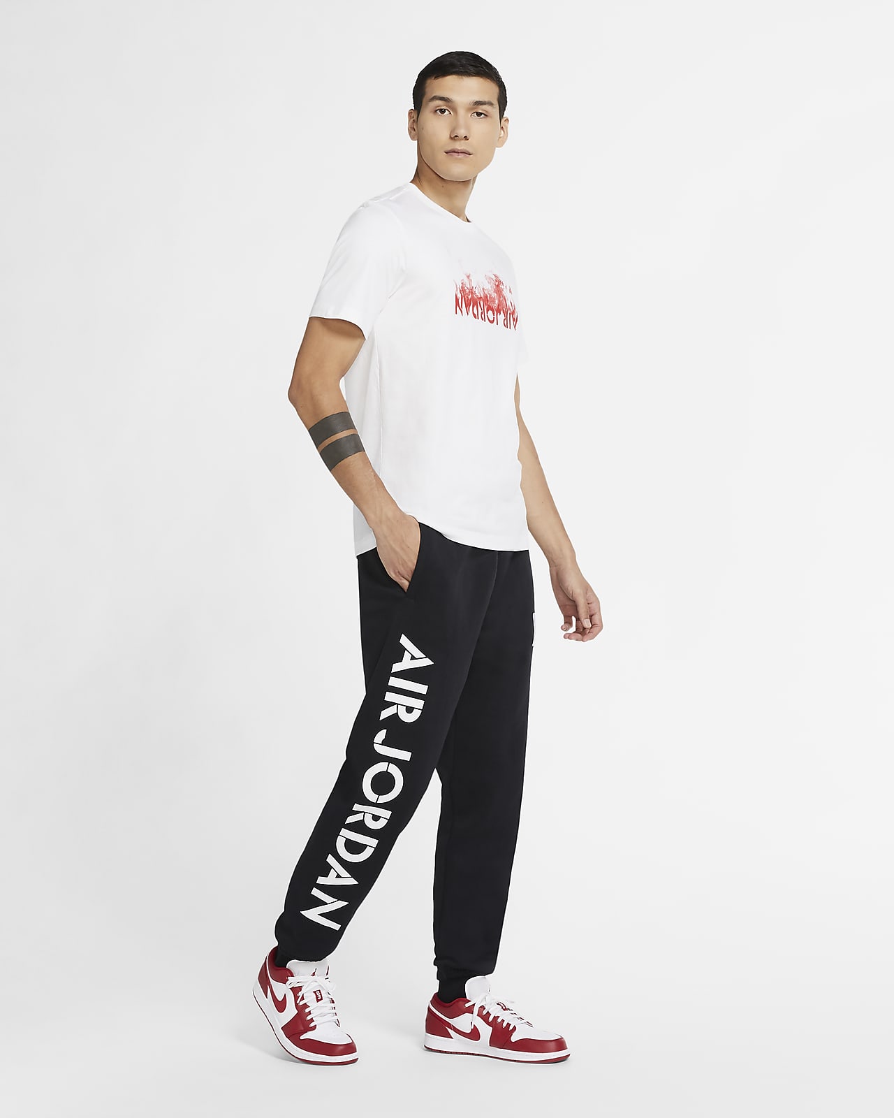 ジョーダン AJ4 グラフィック フリース パンツ ジョーダン AJ4 グラフィック フリース パンツ