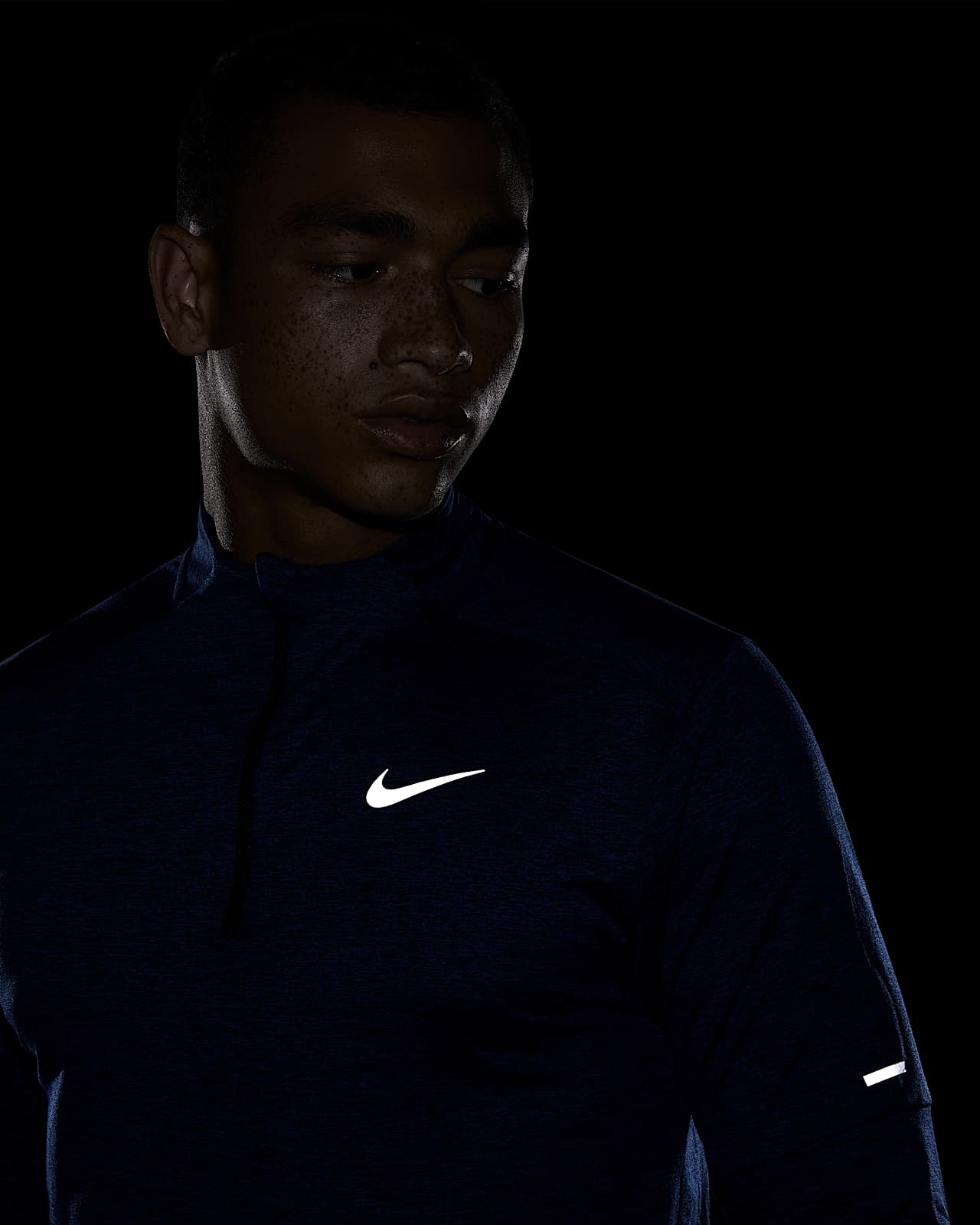 Haut de running à 1/4 de zip Nike DriFIT pour Homme. Nike BE