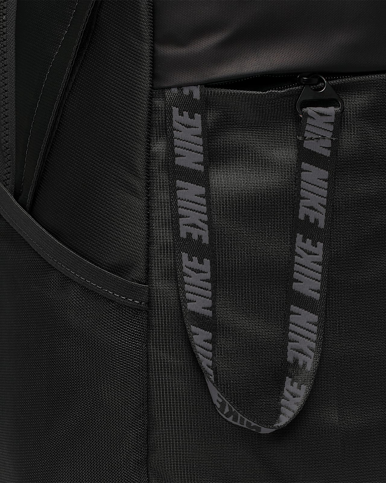 nike essential backpack