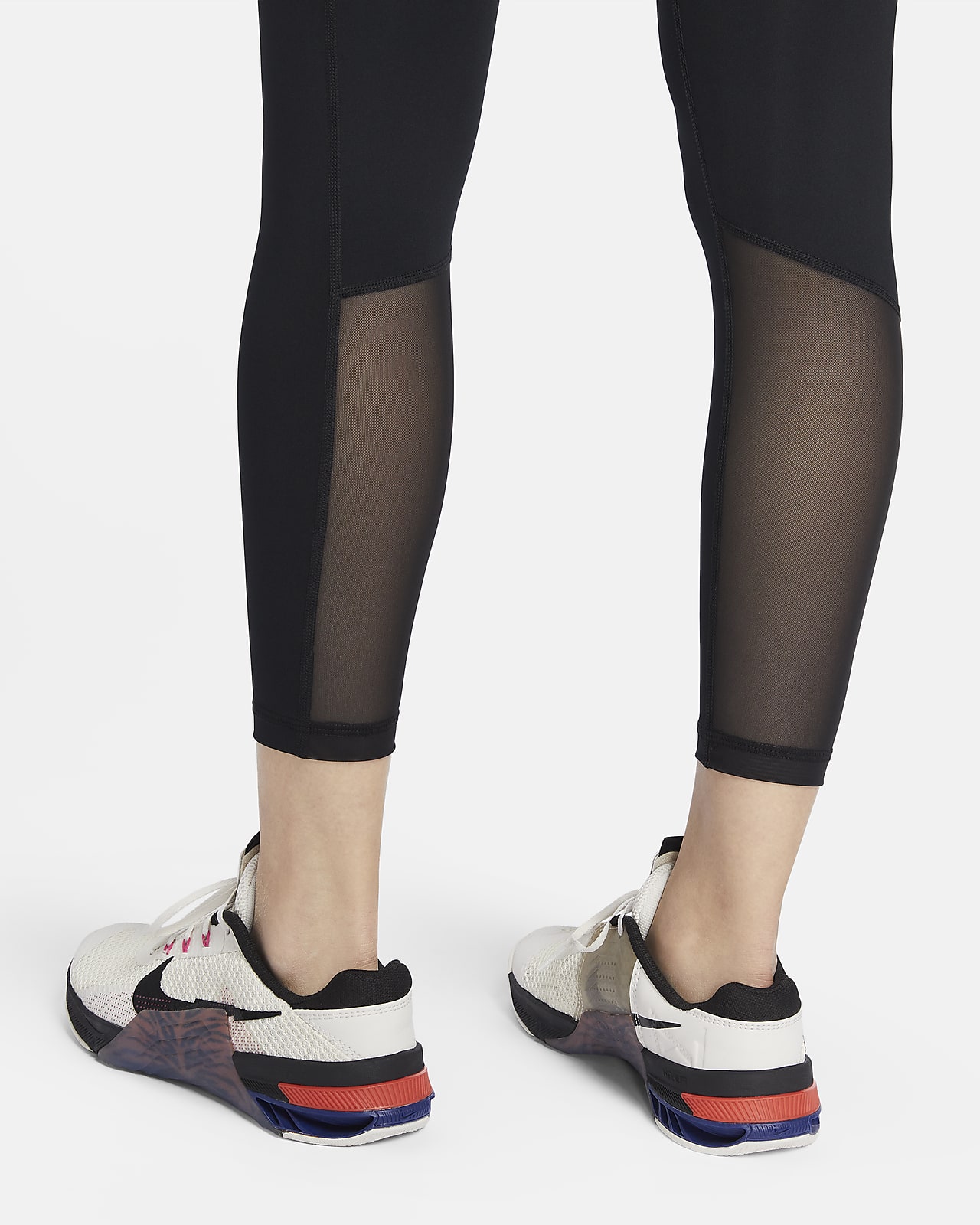 Nike Pro 365 Women's Mid-Rise 7/8 Leggings with Pockets. Nike IN
