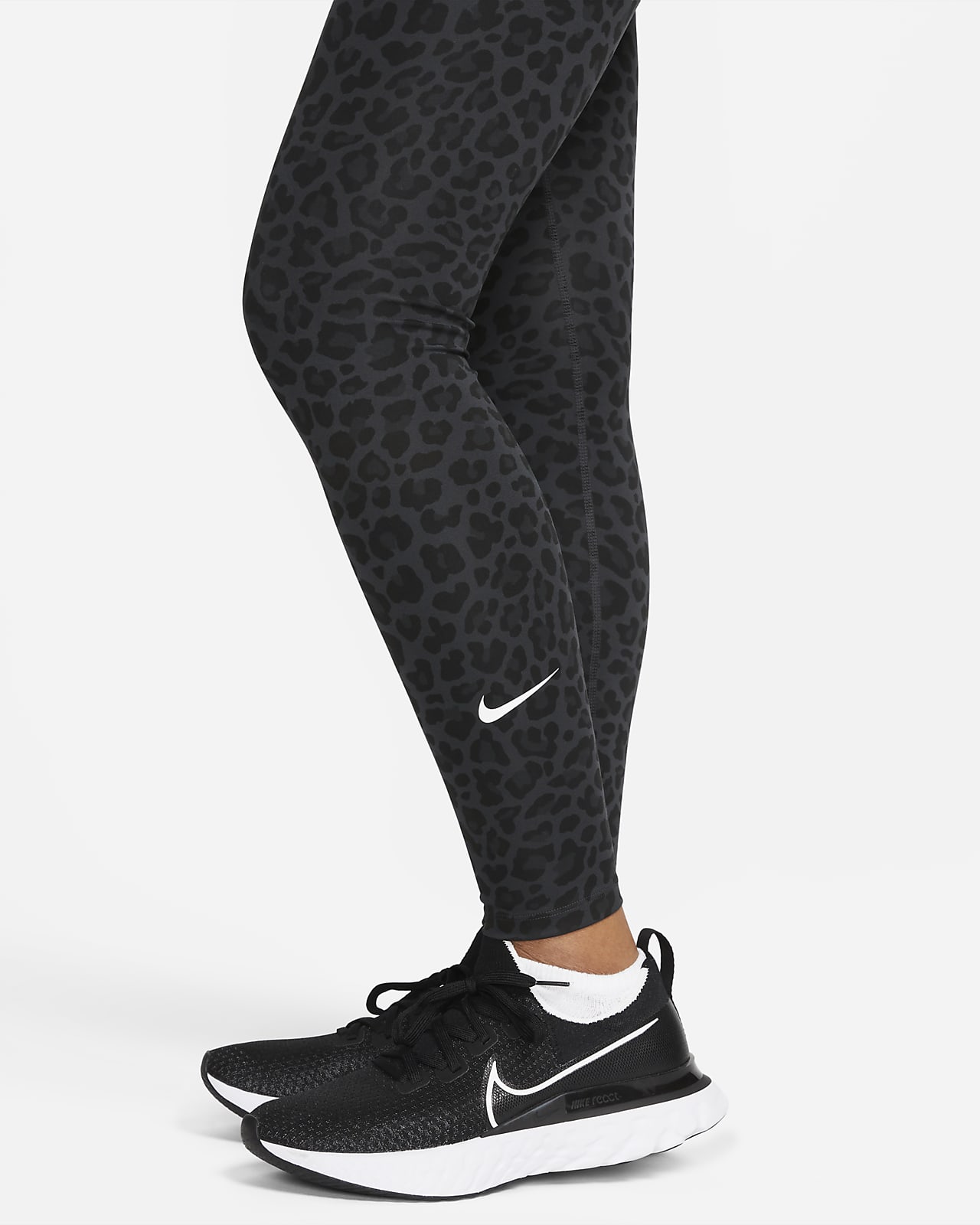 Depresión gas Copiar Nike One (M) Leggings de talle alto con estampado de leopardo - Mujer  (Maternity). Nike ES