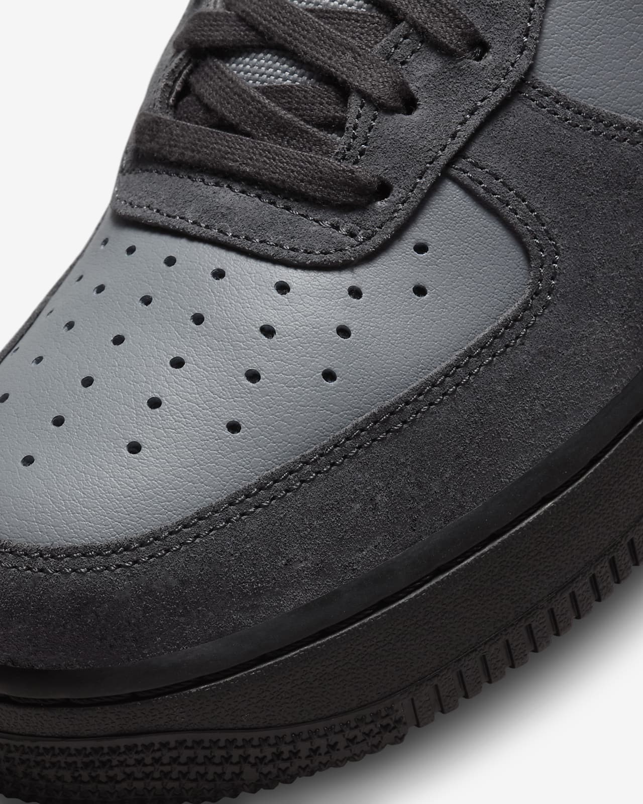 NIKE AIR FORCE 1 '07 LV8 UTILITY NEGRAS LOGO BLANCO – RetroZapas