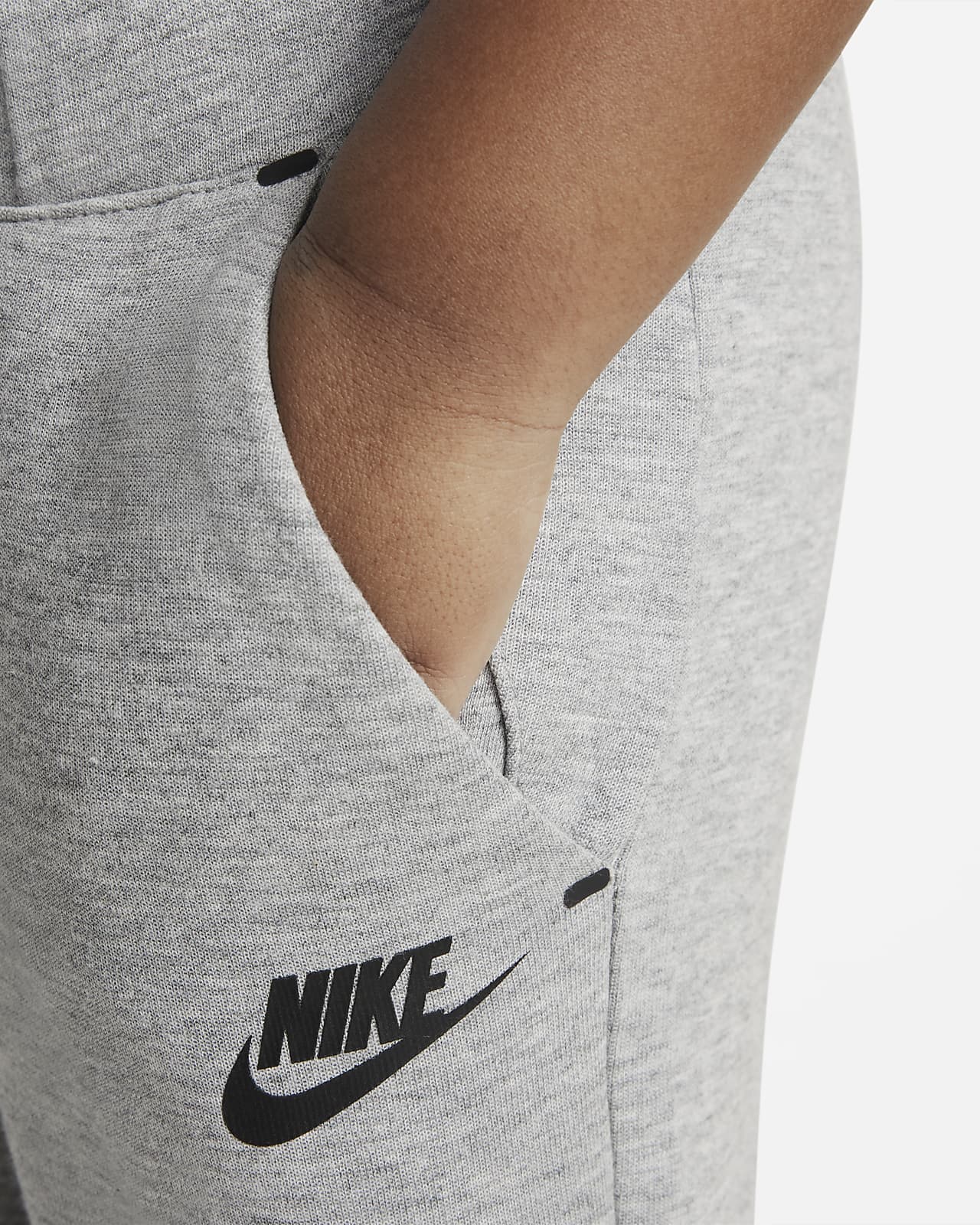 Nike Sportswear Tech Fleece Peuterset met hoodie en broek. Nike BE