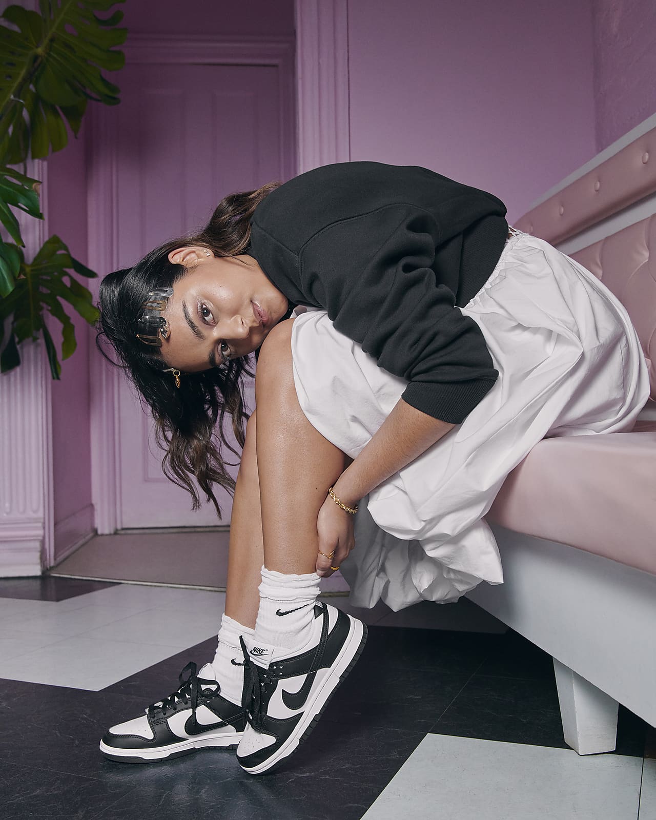 Nike Dunk Low Womens Black / White Shoes - Size 8