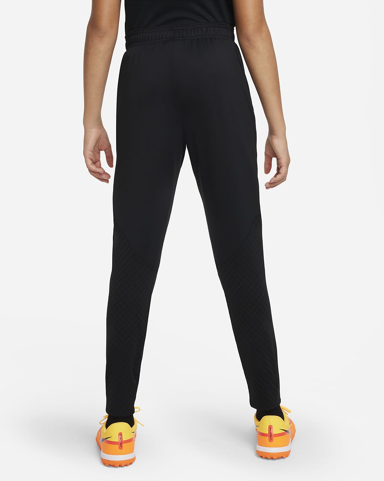 Inter Milan Strike Older Kids' Nike DriFIT Knit Football Pants. Nike BE