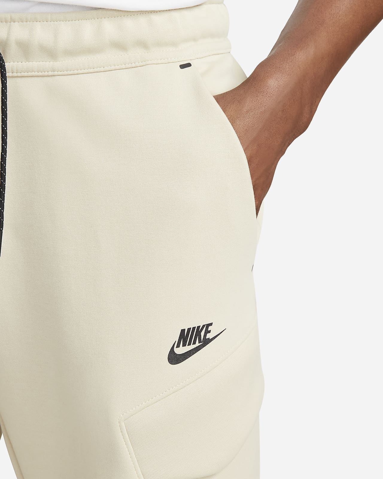 nike tech standard fit