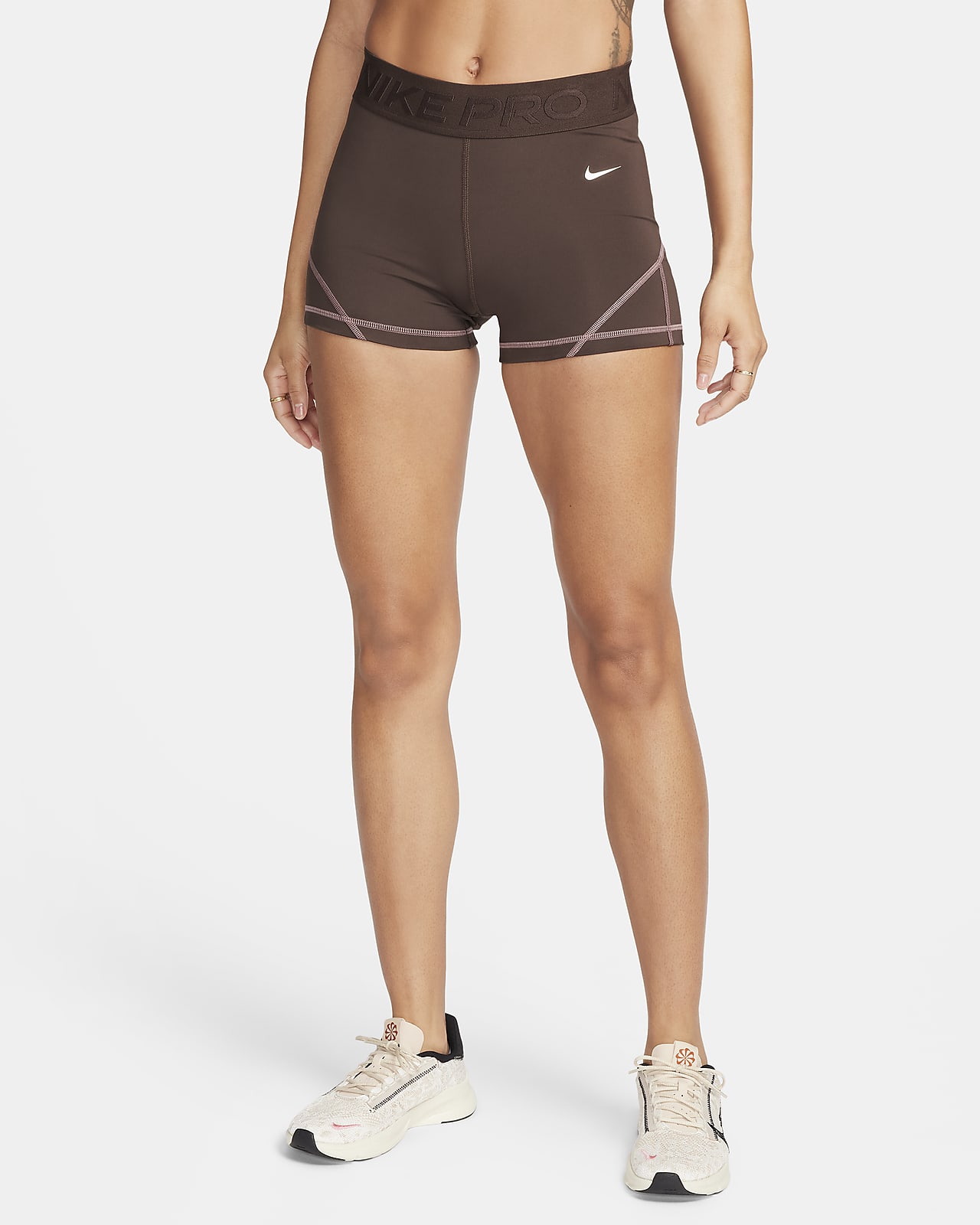 Nike Pro damesshorts met halfhoge taille (8 cm)