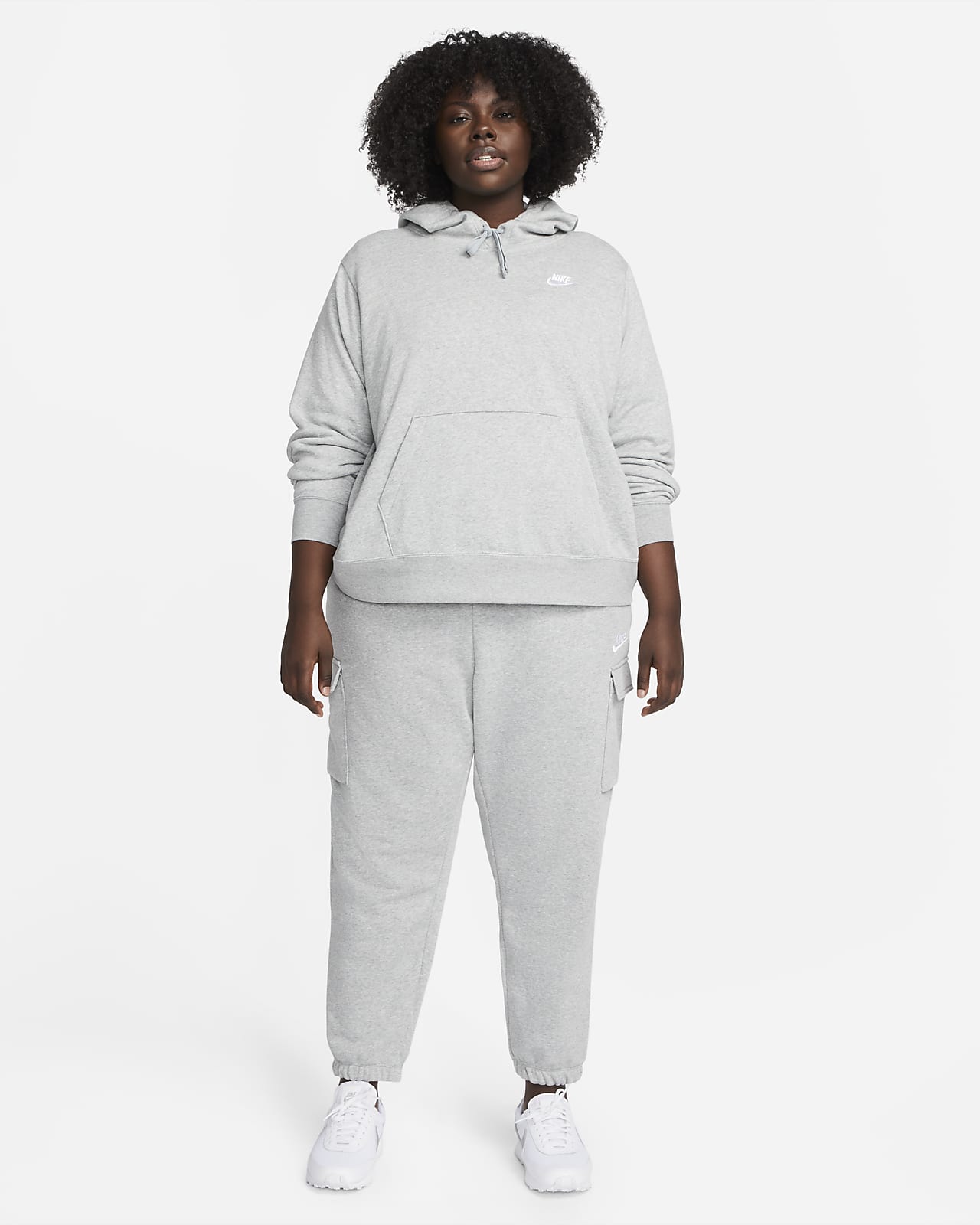 Nike Sportswear Club Fleece Women's Mid-Rise Oversized Cargo Sweatpants Size). Nike.com