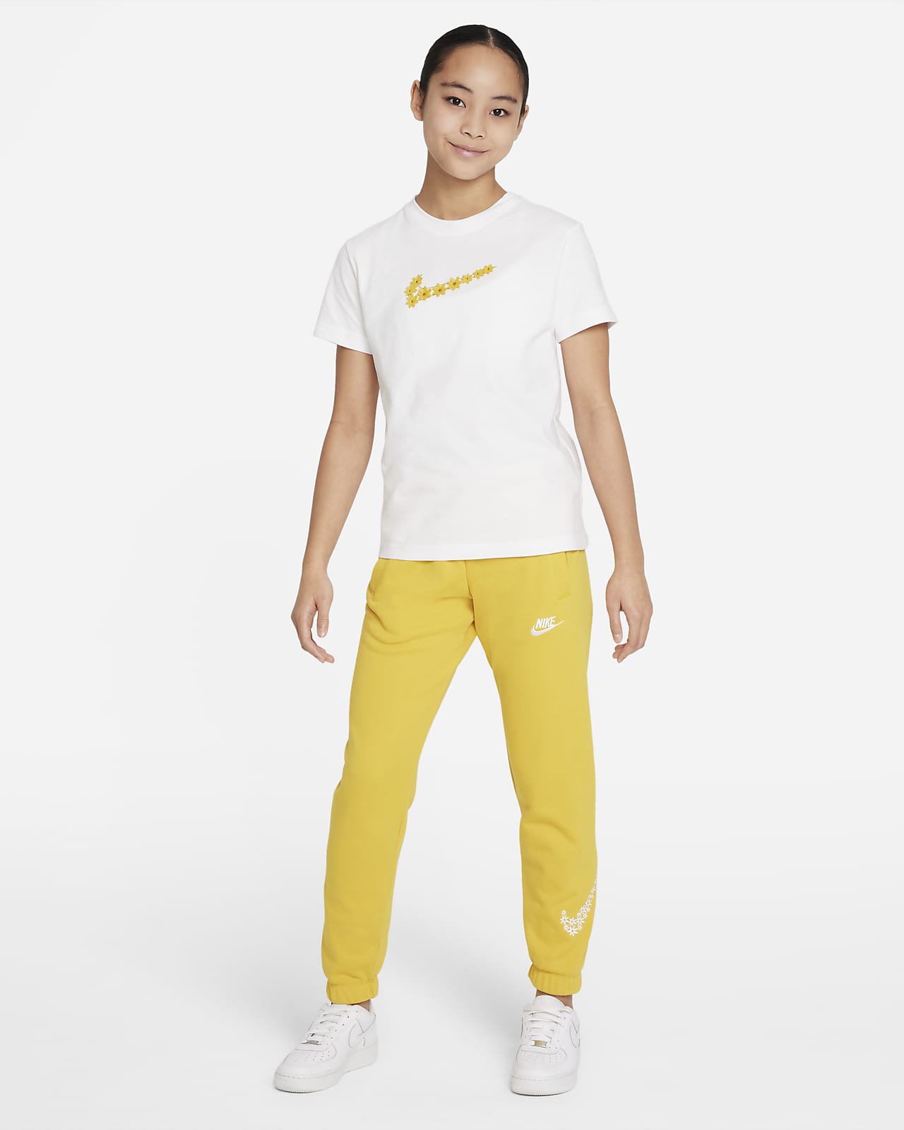 Nike Sportswear T-shirt voor meisjes. Nike BE