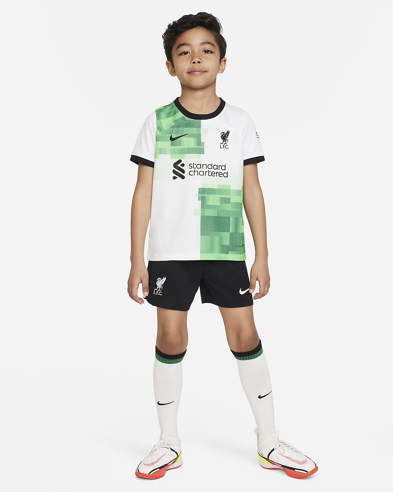 Liverpool FC 2023/24 Away dreiteiliges Nike Dri-FIT-Set für jüngere Kinder