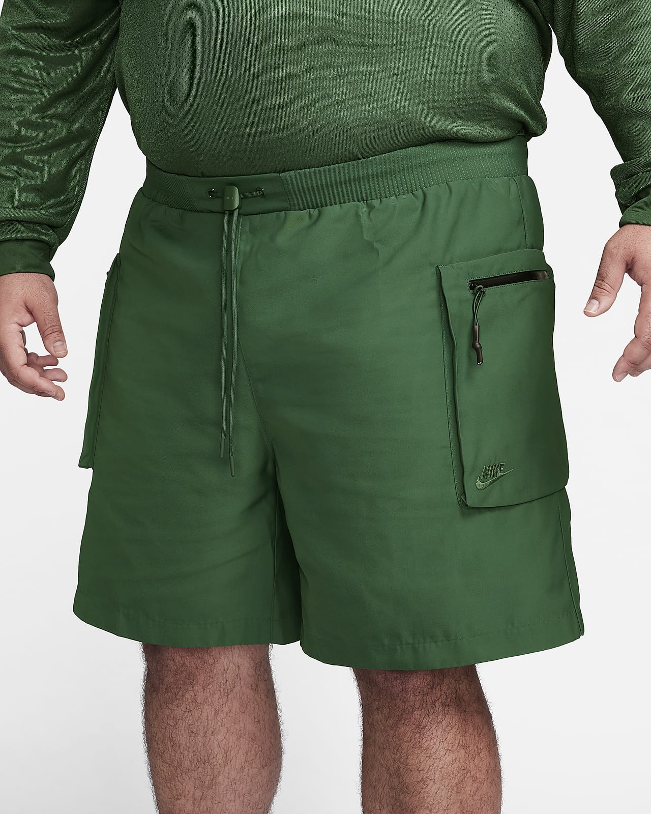 Mens cargo shorts store with tech pocket