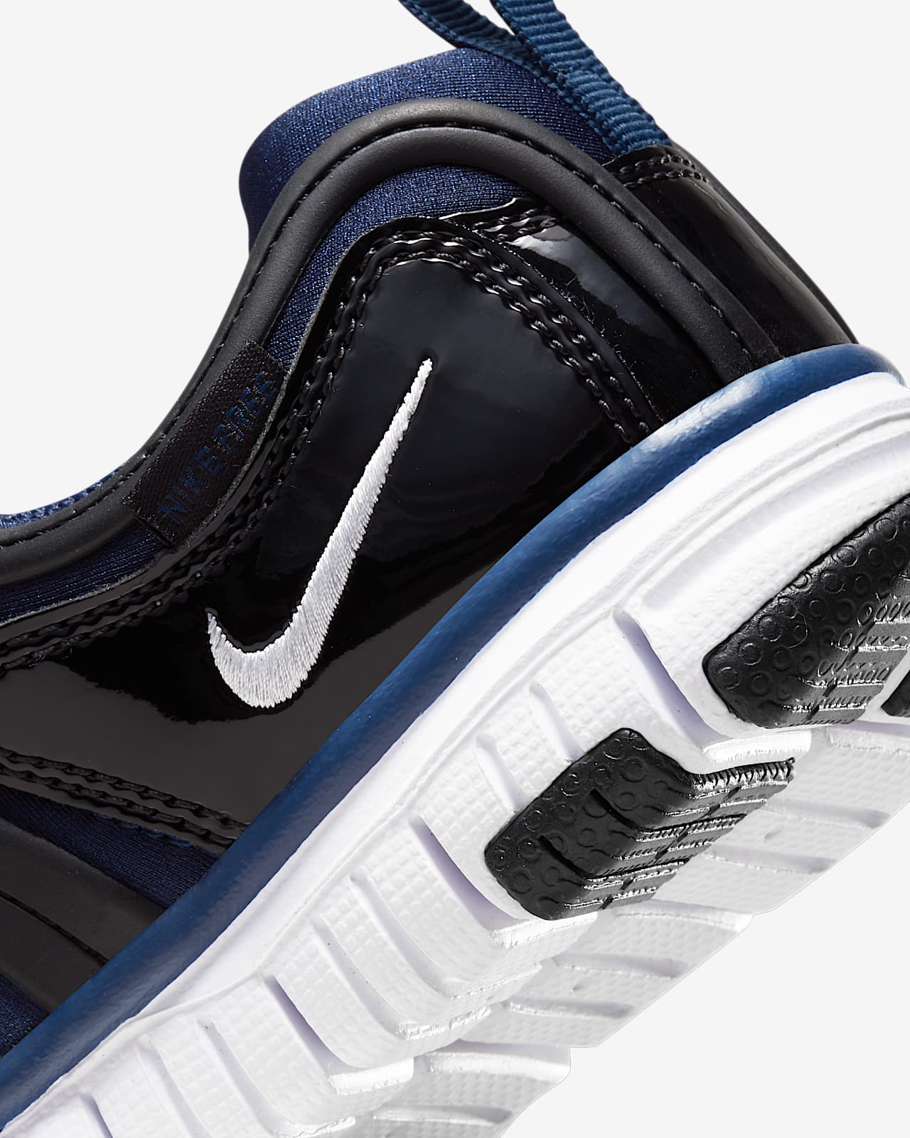 Nike公式 ナイキ ダイナモ フリー キッズシューズ オンラインストア 通販サイト
