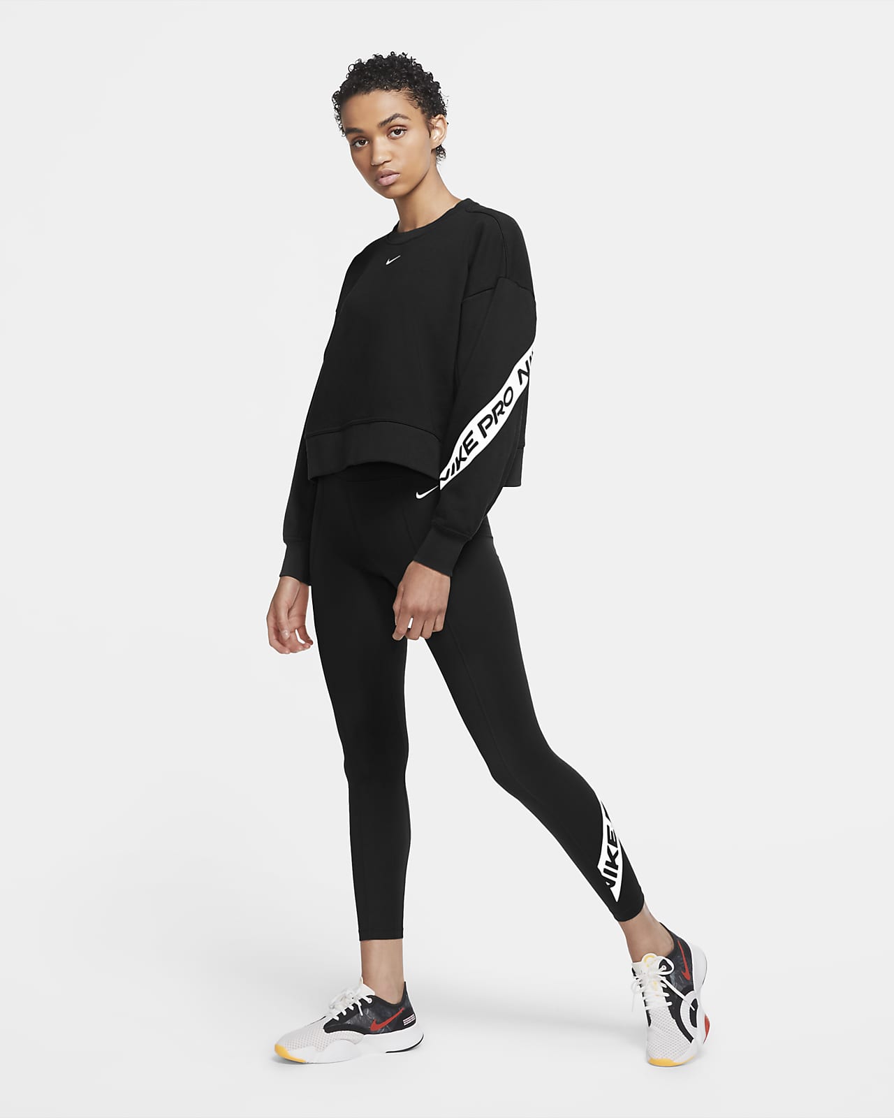Nike Pro Dri FIT Get Fit treningsgenser til dame. Nike NO Nike Pro Dri FIT Get Fit damegenser. Nike NO