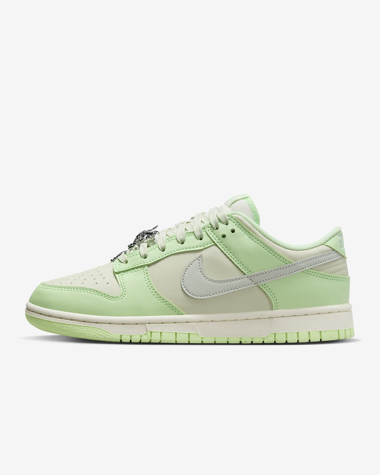 人気ショップW NIKE DUNK LOW SE スニーカー