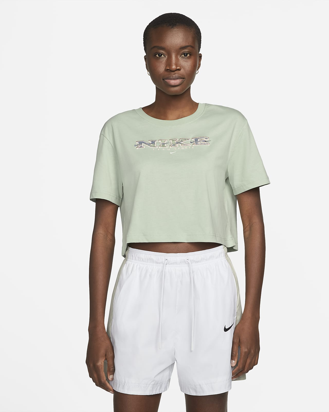 Playera cropped para mujer Nike Sportswear Essential. Nike.com