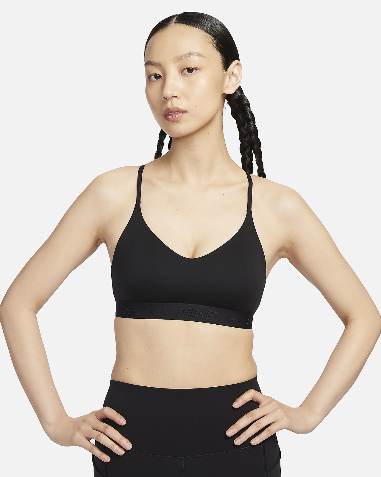Nike Indy 輕度支撐型女款可調式襯墊運動內衣