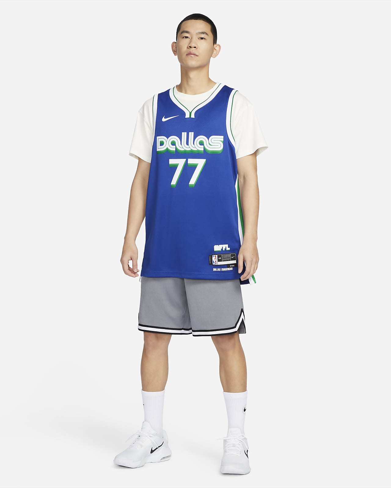 Nike Kids' Dallas Mavericks Luka Doncic #77 Royal Swingman Jersey